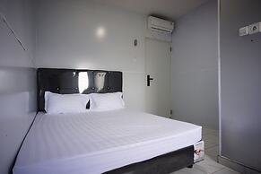 OYO 94903 Akasia Guesthouse