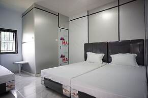 OYO 94903 Akasia Guesthouse