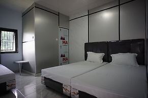 OYO 94903 Akasia Guesthouse