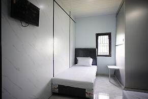 OYO 94903 Akasia Guesthouse