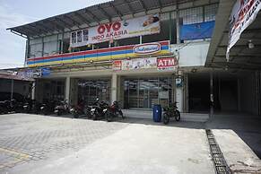 OYO 94903 Akasia Guesthouse