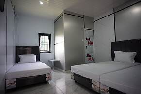 OYO 94903 Akasia Guesthouse