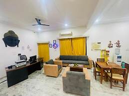 Lacurcuma Luxury Homestay Khajuraho