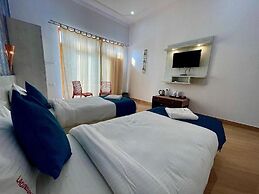 Lacurcuma Luxury Homestay Khajuraho
