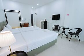 The Rich Hotel