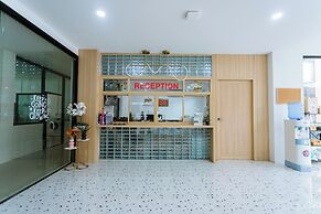 The Rich Hotel