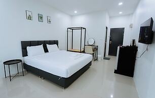 The Rich Hotel