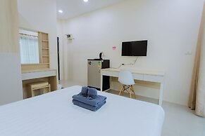 The Rich Hotel