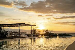 Dolphin Beach Resort