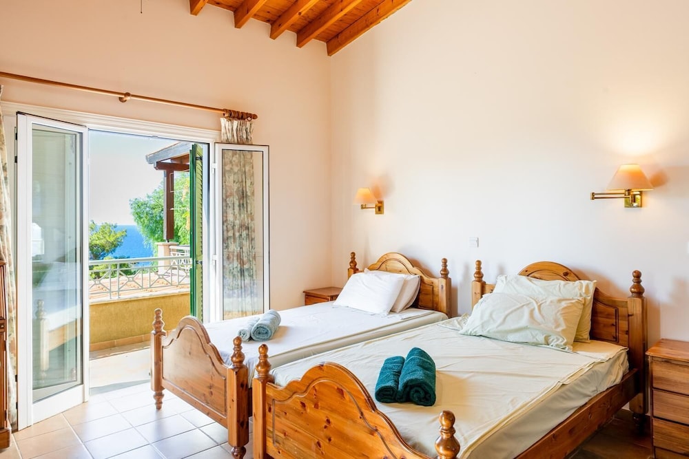 Villa Sea Pines in Nea Dimmata