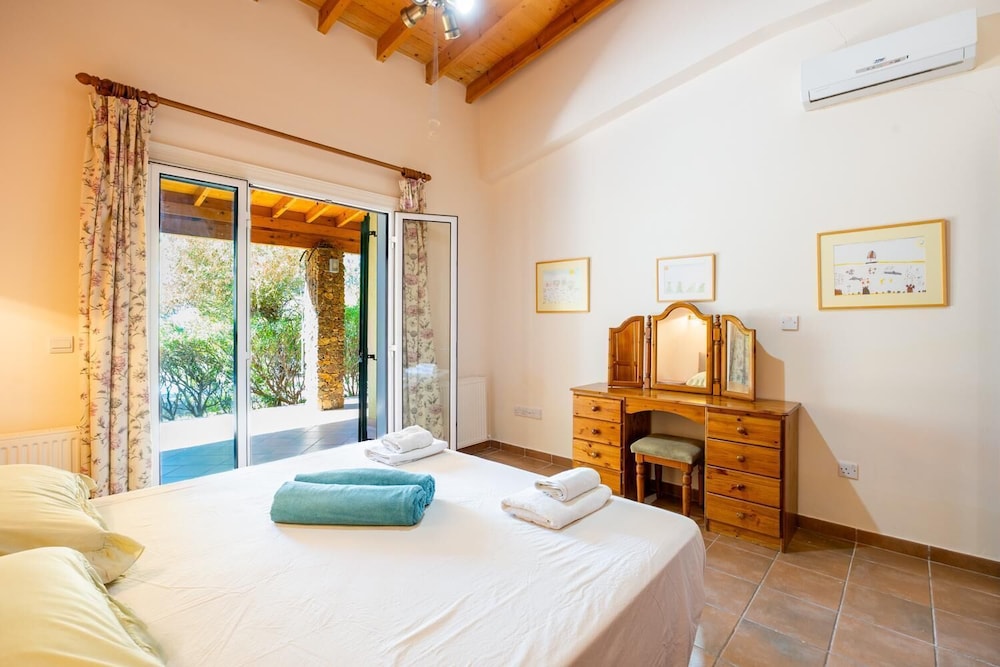 Villa Sea Pines in Nea Dimmata
