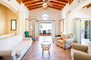 Villa Sea Pines in Nea Dimmata