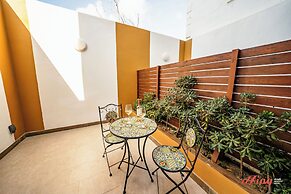 Ta  Guzeppi Boutique Stays by Zzzing