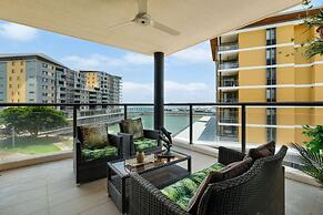 Zen Paradiso Harbour View Pool Balcony