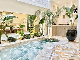 Beautiful Arab House With Swimming Pool