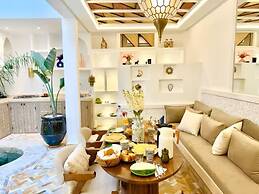 Beautiful Arab House With Swimming Pool