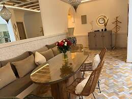 Beautiful Arab House With Swimming Pool
