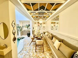 Beautiful Arab House With Swimming Pool