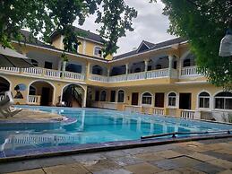 Manyatta Azure Boutique Hotel