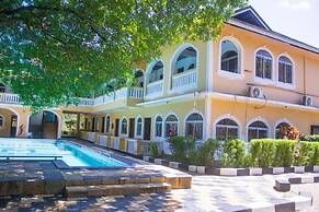 Manyatta Azure Boutique Hotel
