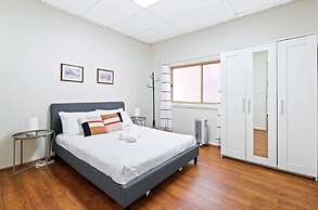 Chadstone Holiday W2 Villa