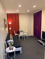 Chadstone Holiday W6 Villa