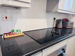 Stylish 1 Bed Flat Lakeside Shopping Mall