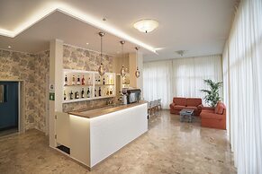 Hotel Happy