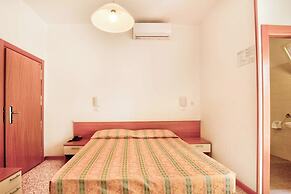 Hotel Happy