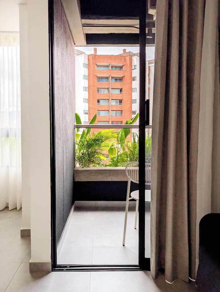 Laureles Selection Suites