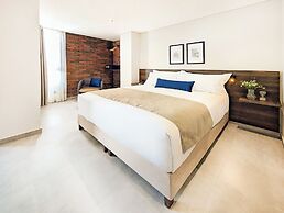 Laureles Selection Suites