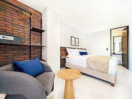 Laureles Selection Suites