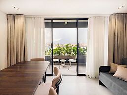 Laureles Selection Suites