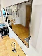 2 Bed House - Sleeps 4 - Parking - Wifi