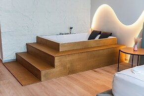 Marina Luxury Jacuzzi Suites by PS