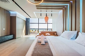 Marina Luxury Jacuzzi Suites by PS