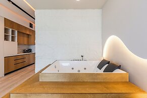 Marina Luxury Jacuzzi Suites by PS