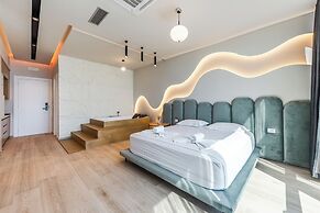 Marina Luxury Jacuzzi Suites by PS