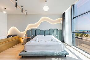 Marina Luxury Jacuzzi Suites by PS