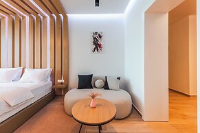Marina Luxury Jacuzzi Suites by PS