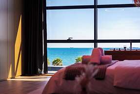 Marina Luxury Jacuzzi Suites by PS