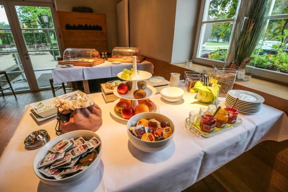 Volkspark Hotel