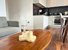 Joyful - 2 Ensuite Flat in M15
