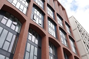 Joyful - 2 Ensuite Flat in M15