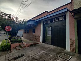 Hotel Latino