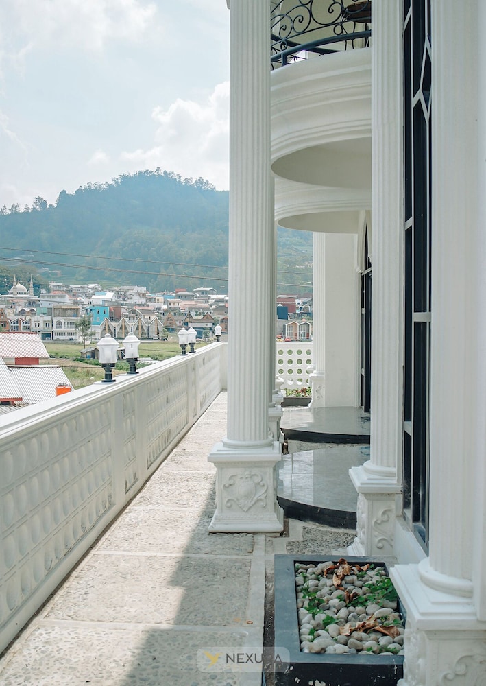 Grand House Nexura Collection