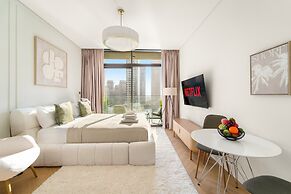Peninsula One - 1312 Studio