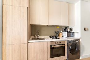 Peninsula One - 1312 Studio