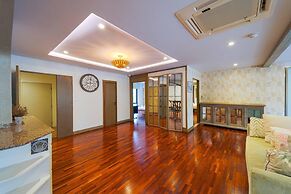 4 Bed Beachfront Condo SP43