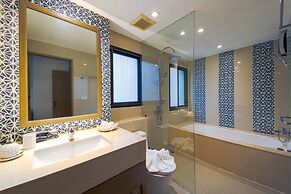 4 Bed Beachfront Condo SP43